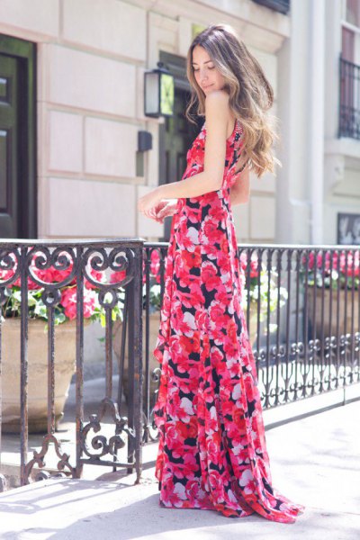 Flowy maxi dress with pink and black floral print