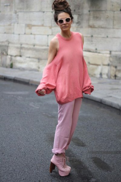 Blushing pink cool shoulder sweater with white jeans with cuffs and platform heels