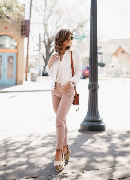 white blazer with blush skinny jeans and light pink open toe platform heels