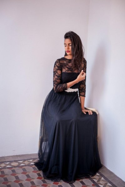 long flowing tulle skirt black lace bodice