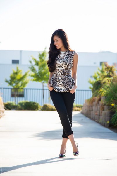 Black and white leopard print sleeveless blouse and shorts