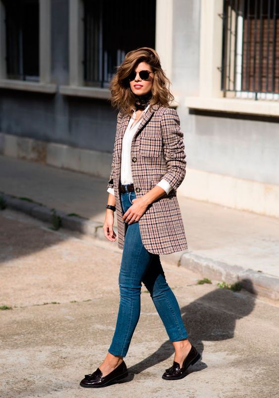 Checked skinny jeans in a tweed blazer