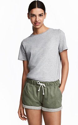 Relaxed fit gray t-shirt and matching cotton mini shorts