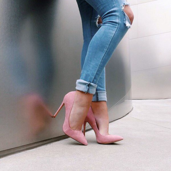 Light blue skinny jeans with cuffs and blush pink ballet flats