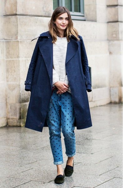 Dark blue longline blazer with polka dot jeans
