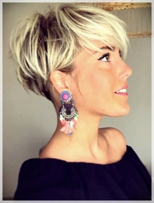 Best short haircuts 2019: trends and photosShort and curly.