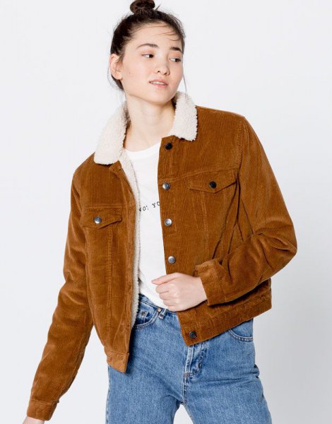 brown corduroy sweater with faux fur collar and mom jeans