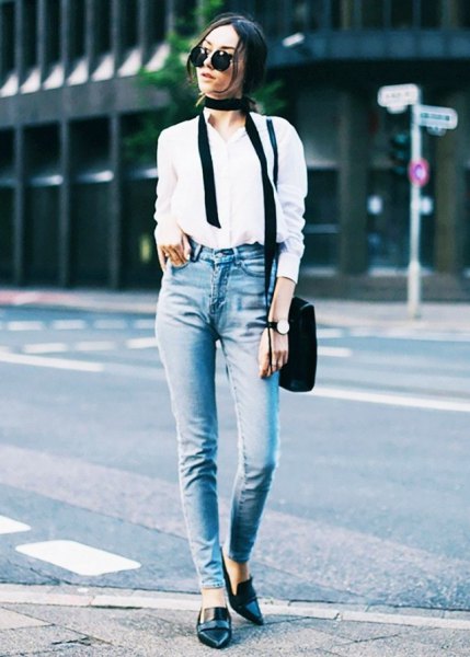 white button down shirt, slim fit jeans and black leather pointed toe slippers