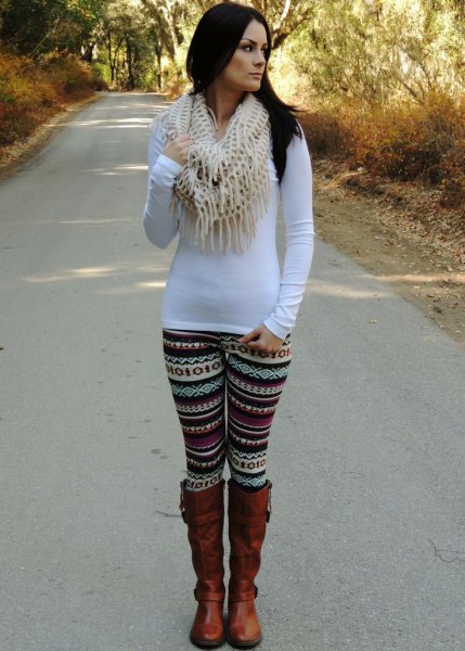 Long sleeve tunic t-shirt with black and white tribal print leggings