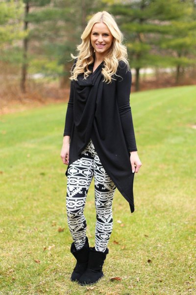 Tunic long sleeve wrap top with black and white leggings