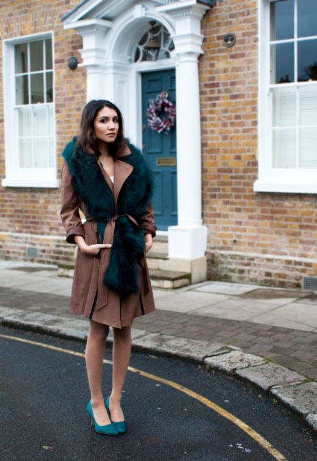 Trench coat with faux fur scarf