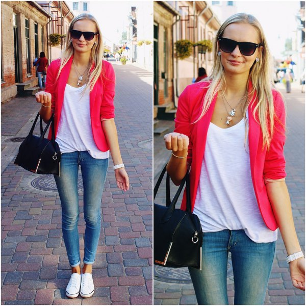 Blazer with a relaxed fit tank top with a scoop neckline and skinny jeans with cuffs