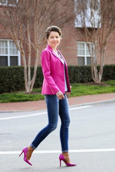 pink blazer with sky blue blouse and skinny jeans