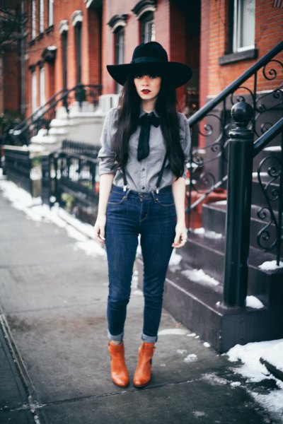 Suspender jeans with a gray bow tie