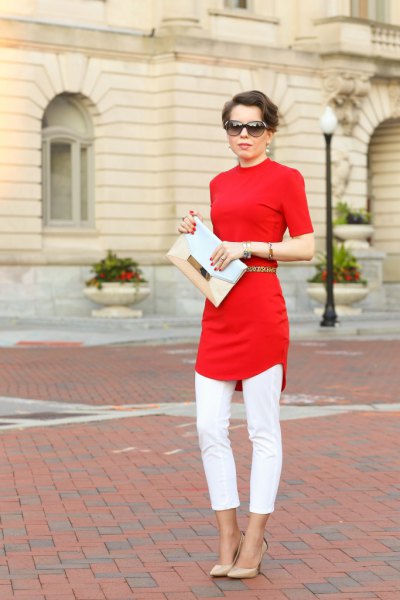 slim-fitting tunic top with white skinny jeans