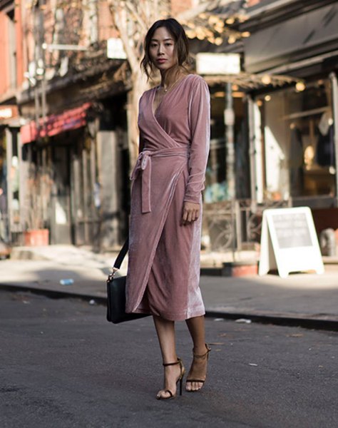 Light pink velvet midi wrap dress with black briefcase and heels