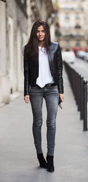 black blazer with gray skinny jeans and suede boots