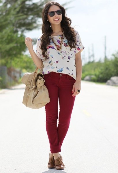 White Floral Short Sleeve Blouse and Red Slim Fit Jeans