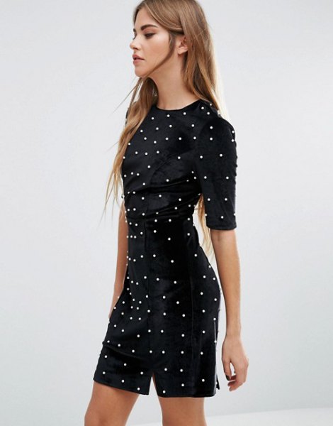 bodycon dress with black pearl