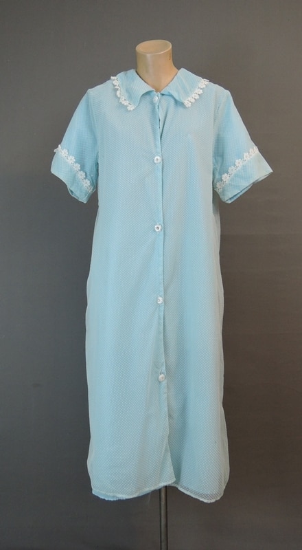 Vintage 1960s blue dotted Swiss robe, dressing gown, 38 bust.