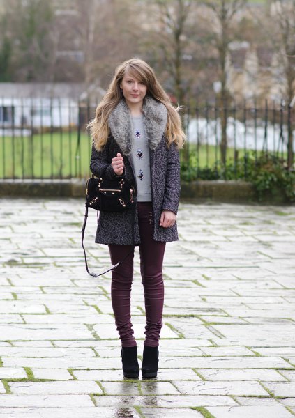 mottled gray faux fur collar with skinny jeans