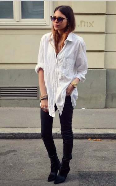 white linen oversized shirt with buttons and black skinny jeans