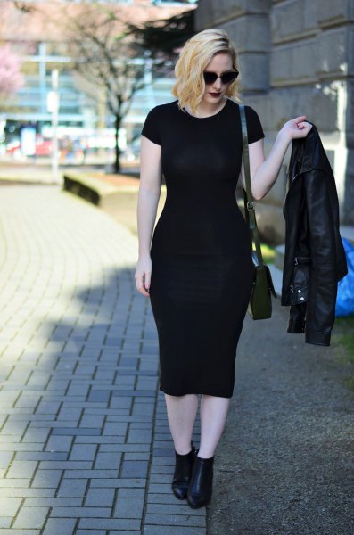 Short sleeve midi dress with a biker jacket and black leather boots