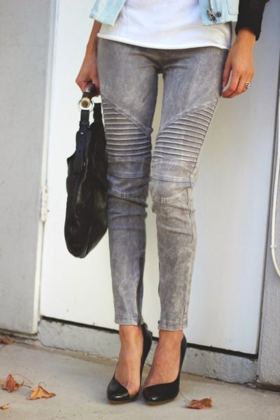 white t-shirt with gray skinny jeans and black heels