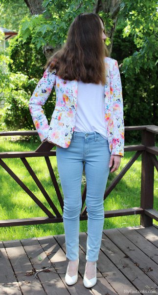 white floral blazer and lightweight slim-fit jeans