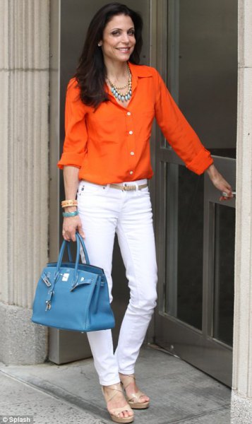 white slim fit jeans and silver statement necklace