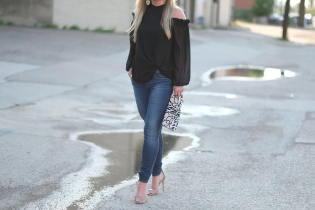 black blouse with blue jeans and pink open toe heels