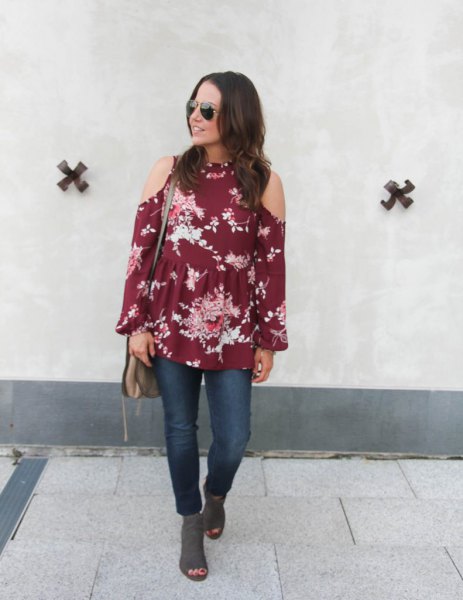 green floral print cold shoulder blouse and gray suede open toe boots