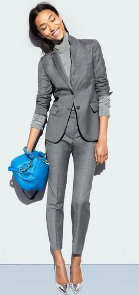 Knitted sweater with mock neck, gray blazer and matching pants