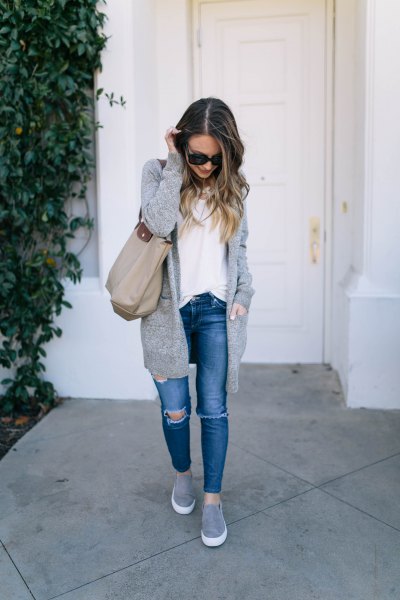 Cardigan with blueline knit sweater and gray slip-on platform sneakers