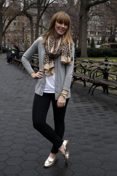 gray cardigan with leopard print scarf and gold slippers