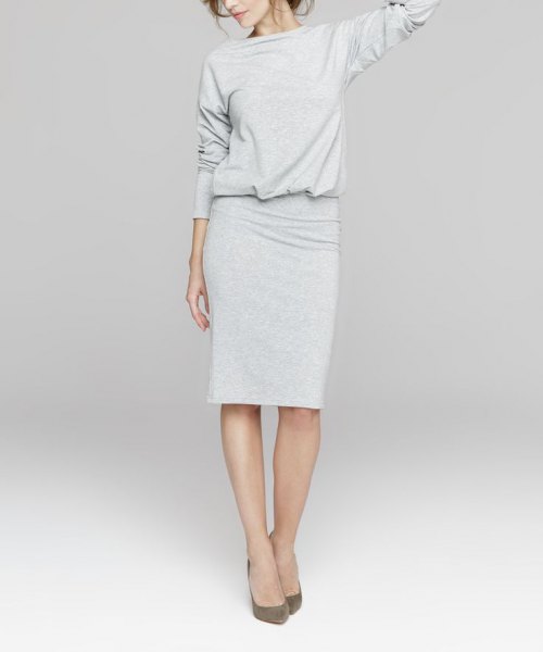 gray knee-length blouson long-sleeved sweater dress