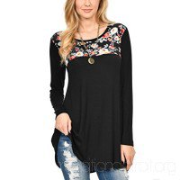 black floral tunic top and ribbed skinny jeans