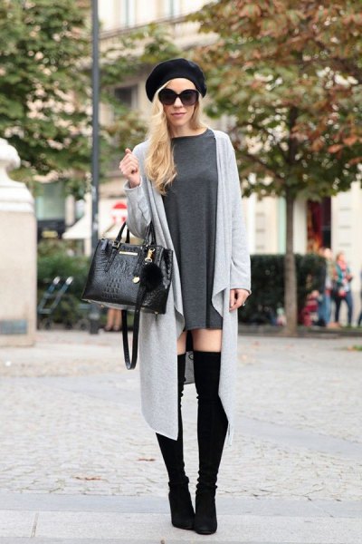 black painter's hat with gray longline cardigan and overknee boots