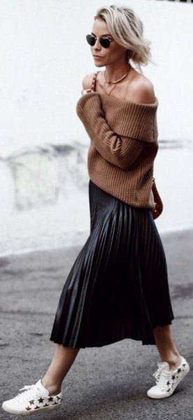 Green Ribbed Strapless Sweater with Black Pleated Midi Skirt