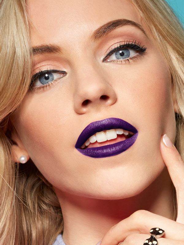 purple lipstick blonde hair