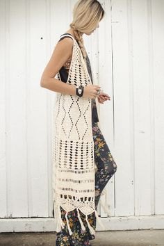 White crochet maxi knitted maxi vest with floral print leggings