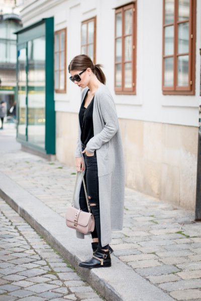 Maxi longline cashmere jacket with an all-black outfit