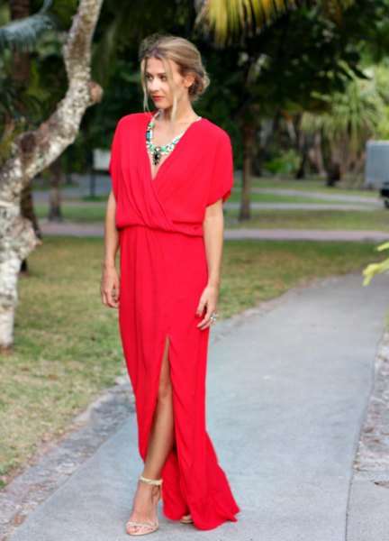 red wrap dress with short sleeves, V-neckline and boho necklace