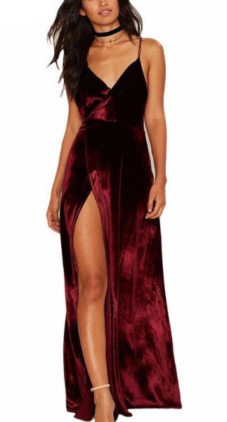 Burgundy maxi dress with velvet slit and black collar