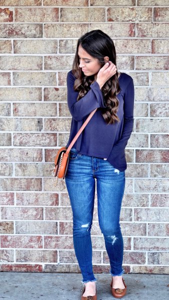 Navy long sleeve t-shirt with blue skinny jeans