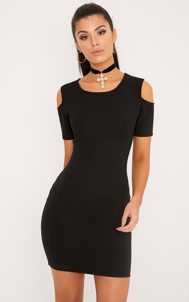 Bodycon mini dress with cold shoulder and choker necklace