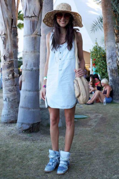 white mini sheath dress with light blue sneakers with hidden wedges