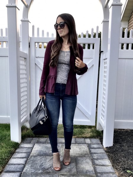 black blazer with heather gray t-shirt and jeans