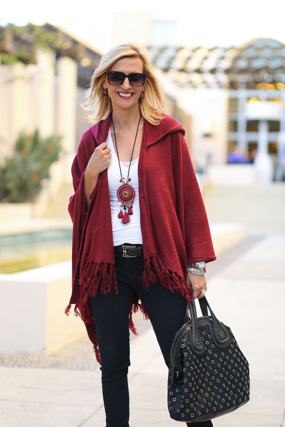 Hooded poncho red