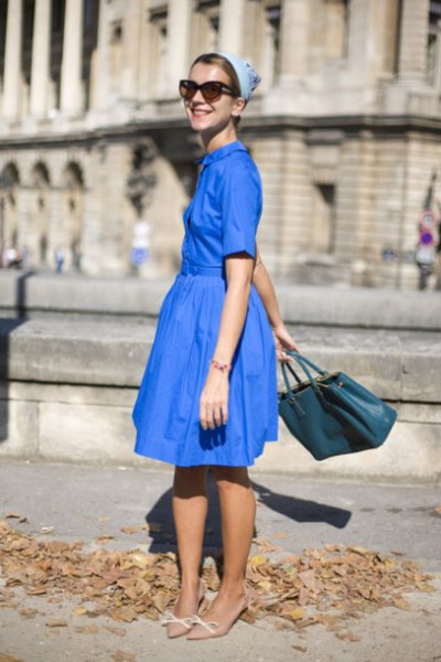 Royal blue flared midi dress with light pink kitten heel pumps